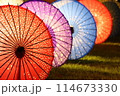 和傘　ライトアップ　背景素材 114673330