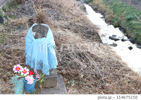 毛呂山町の里山の人達に愛されているお地蔵様 毛呂山町の里山の人達に愛されているお地蔵様 114675250