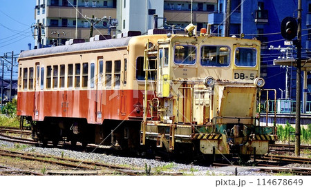 千葉県小湊鉄道五井駅に停車する牽引するための車両 千葉県小湊鉄道五井駅に停車する牽引するための車両 114678649