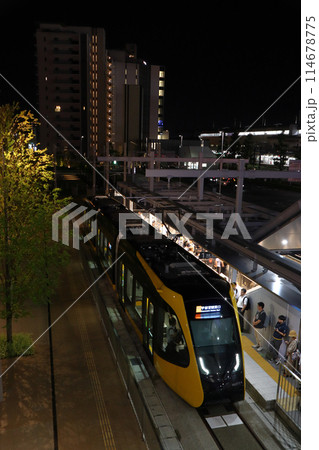 夜の宇都宮芳賀ライトレール線（LIGHTLINE） 114678775