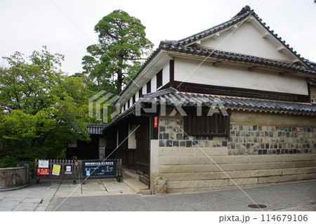 倉敷の町並み　倉敷美観地区 114679106