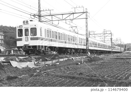 小田急2400形2470~+9000形、箱根湯本・江ノ島併結急行、柿生ー鶴川、1982年3月14日 小田急2400形2470~+9000形、箱根湯本・江ノ島併結急行、柿生ー鶴川、1982年3月14日 114679400