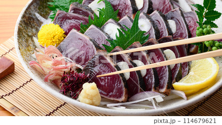 鰹のたたき 南紀勝浦港 114679621