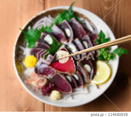 鰹のたたき ( 俯瞰撮影 )  114680038