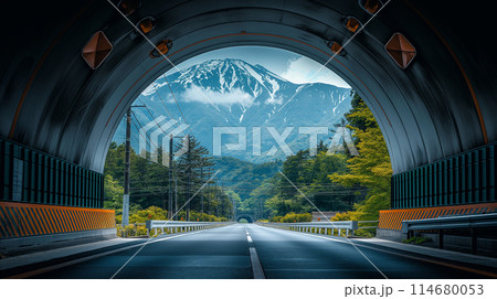 トンネルの出口 114680053