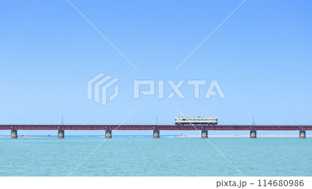 由良川橋梁を渡る汽車 114680986