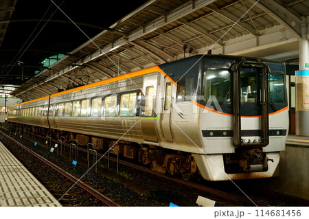 全面リニューアルした8000系・S編成 114681456