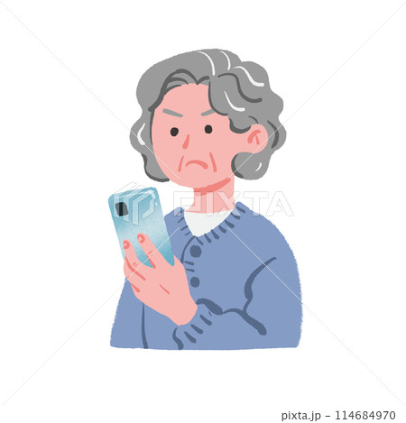 怒った表情でスマホを見ているシニア女性 114684970