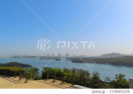 【岡山県】鷲羽山展望台から見える瀬戸大橋 【岡山県】鷲羽山展望台から見える瀬戸大橋 114685226