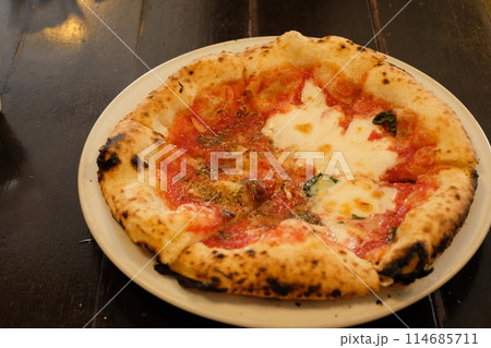 マルゲリータ＆マリナーラのピザ 114685711