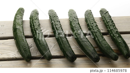 きゅうり (白背景) きゅうり (白背景) 114685978