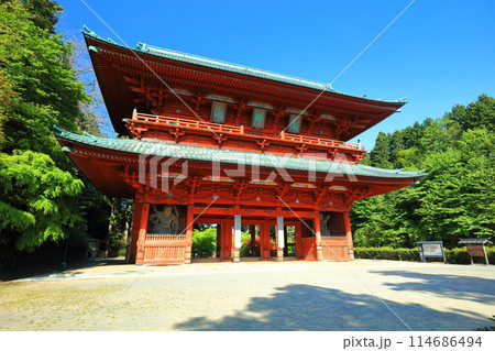 【和歌山県】快晴の高野山の大門 114686494