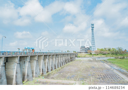 新潟　信濃川大河津分水の旧洗堰 114689234
