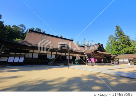 【和歌山県】晴天下の金剛峯寺（高野山） 114689598