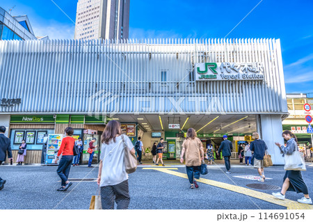 東京都渋谷区の都市風景　代々木駅 114691054