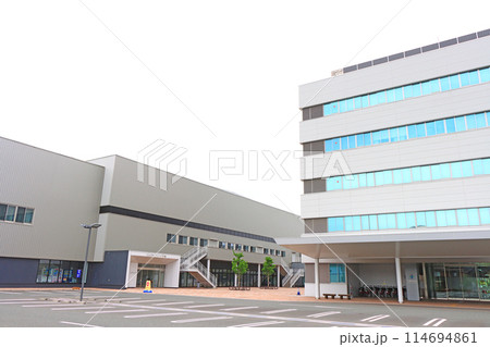 長野県千曲市、ことぶきアリーナ千曲と千曲市役所の風景 114694861