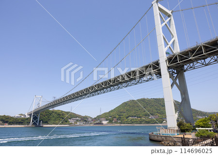 関門海峡と関門橋の風景 114696025