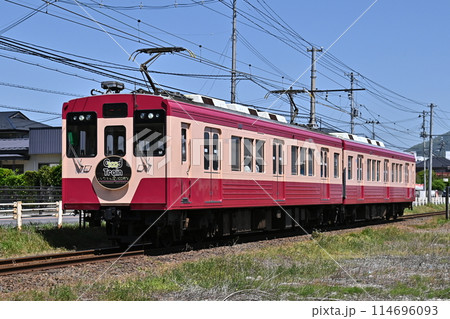 福島交通飯坂線　1000系1107F(100周年復刻デザイン) 114696093