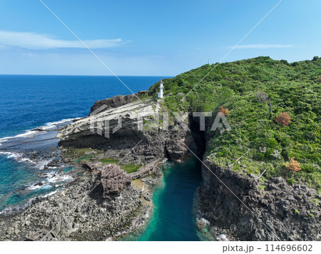 島根県松江市　加賀の潜戸　新潜戸 114696602