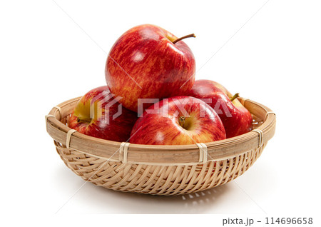 ニュージーランドの小粒な林檎、ロイヤルガラ 114696658