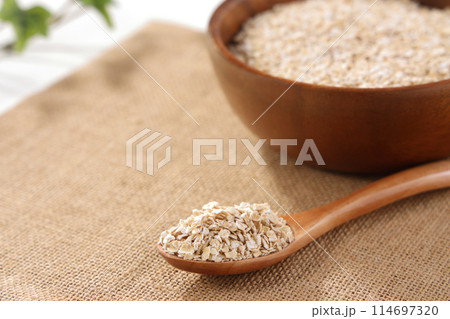 オートミール 114697320