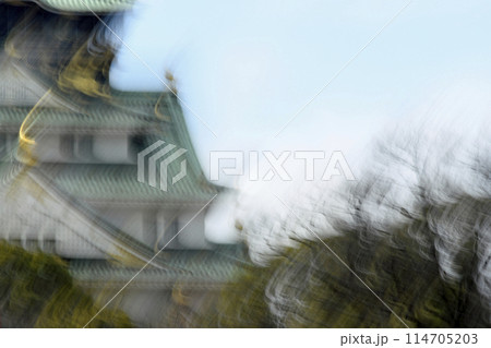 南海トラフ巨大地震発生イメージ ( 大阪城公園天守閣 ) 南海トラフ巨大地震発生イメージ ( 大阪城公園天守閣 ) 114705203