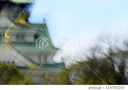南海トラフ巨大地震発生イメージ ( 大阪城公園天守閣 ) 南海トラフ巨大地震発生イメージ ( 大阪城公園天守閣 ) 114705205