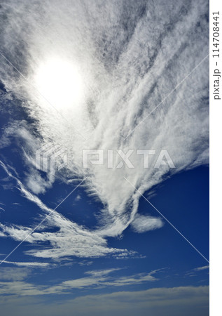 太陽をかくす雲 洋上の雲 太陽をかくす雲 洋上の雲 114708441
