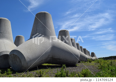 海岸の波消しブロック 114709124