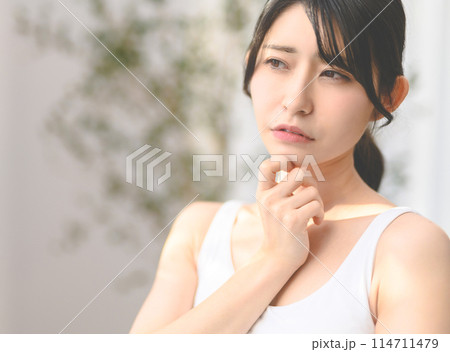 女性ポートレート 114711479