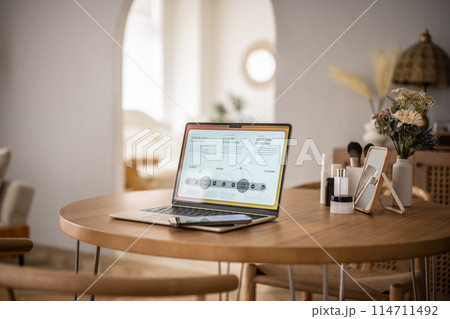 Photographs of symbolic and meaningful scenes 114711492
