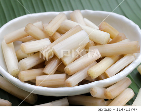 Fresh lotus rootlet on banana leaf Fresh lotus rootlet on banana leaf 114711747