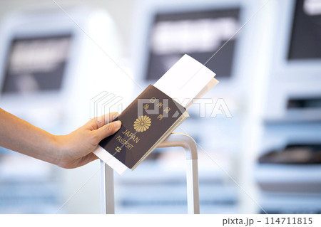 空港 チェックインカウンター パスポート 空港 チェックインカウンター パスポート 114711815