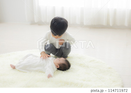 赤ちゃんとお兄ちゃん 赤ちゃんとお兄ちゃん 114711972