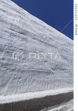 雪の大谷 立山黒部アルペンルート 雪の大谷 立山黒部アルペンルート 114712325