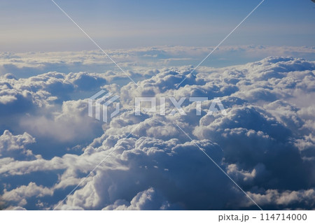 飛行機から撮影した線状降水帯 114714000