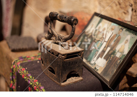 Antique kitchenware in a Middle Eastern home 114714046