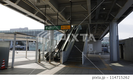 茨城県日立市にあるJR日立駅、海岸口出入り口 114715262