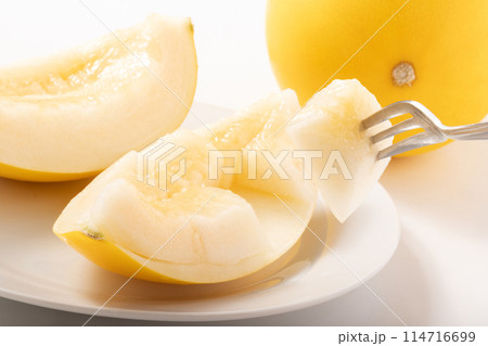 ［茨城県産］キンショーメロン 114716699