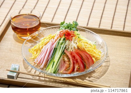 暑い日に美味しい冷やし中華　冷麺 114717861