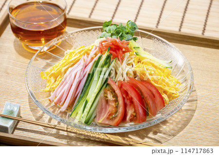 暑い日に美味しい冷やし中華 冷麺 暑い日に美味しい冷やし中華 冷麺 114717863