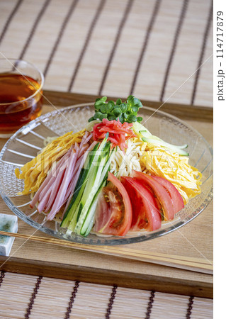 暑い日に美味しい冷やし中華 冷麺 暑い日に美味しい冷やし中華 冷麺 114717879