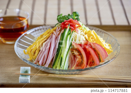 暑い日に美味しい冷やし中華 冷麺 暑い日に美味しい冷やし中華 冷麺 114717881