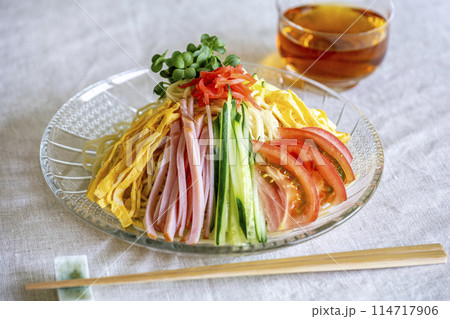 暑い日に美味しい冷やし中華　冷麺 114717906