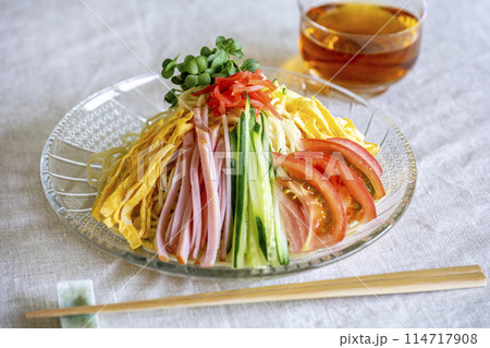 暑い日に美味しい冷やし中華　冷麺 114717908