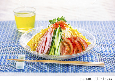 暑い日に美味しい冷やし中華　冷麺 114717933