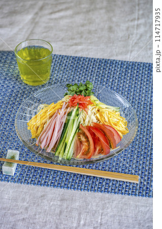 暑い日に美味しい冷やし中華　冷麺 114717935