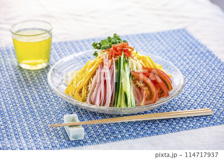 暑い日に美味しい冷やし中華　冷麺 114717937
