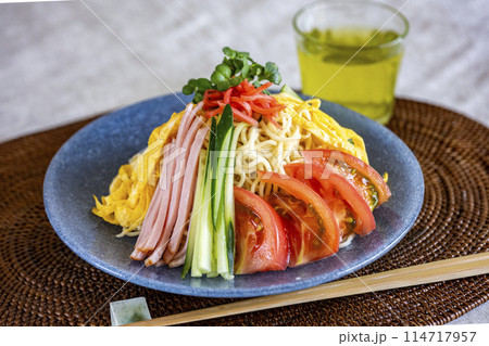 暑い日に美味しい冷やし中華 冷麺 暑い日に美味しい冷やし中華 冷麺 114717957