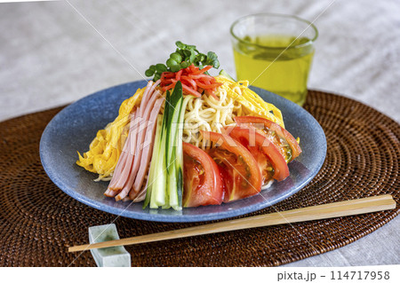 暑い日に美味しい冷やし中華　冷麺 114717958